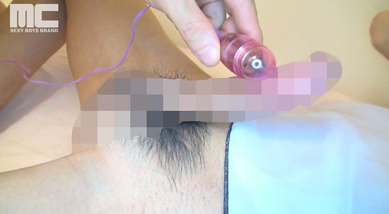 超可愛いショートカットの男の娘が変態親父にち○ぽいじられ我慢汁がだらだら漏れちゃう動画 最後はトコロテン風に射精で精子ドロドロ